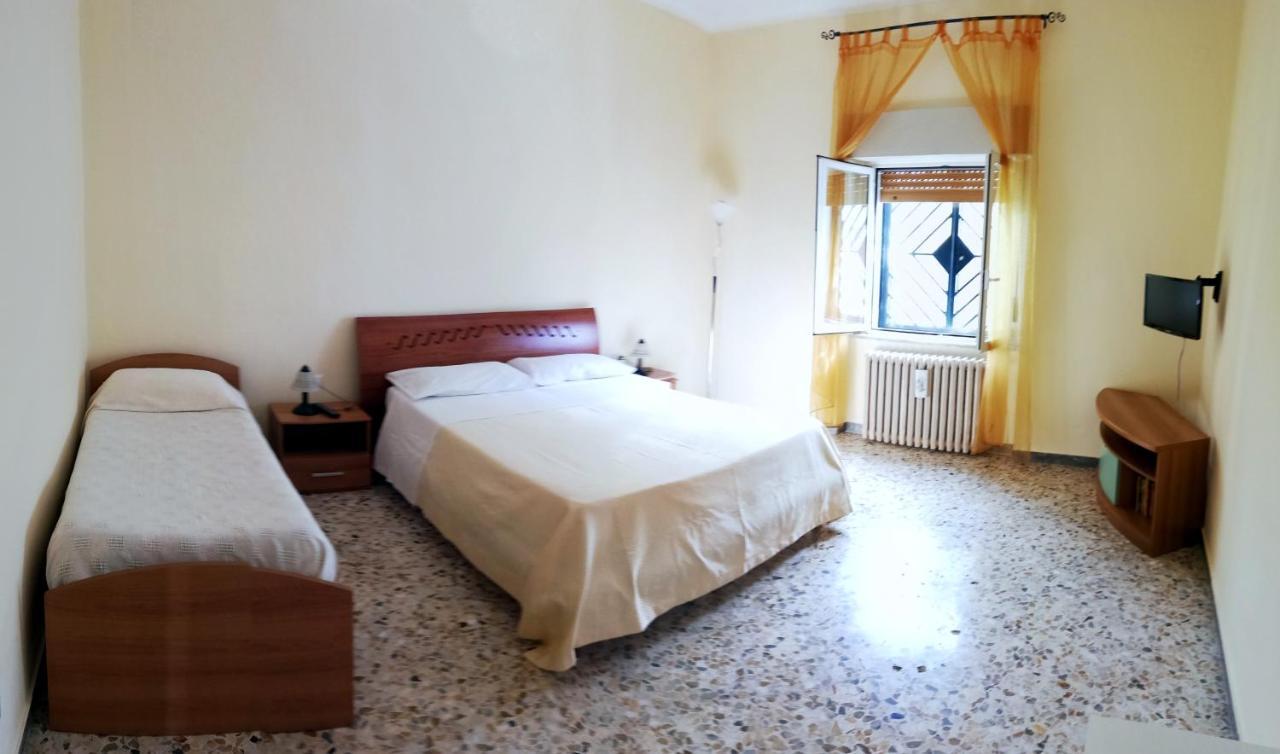 Lucia'S Apartaments Bari Bagian luar foto